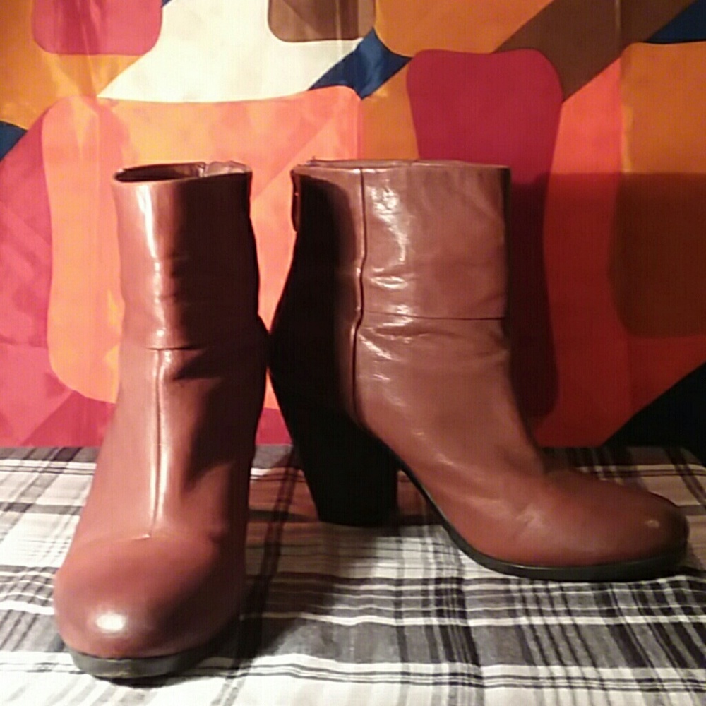 Vince Camuto "Hadley" leather booties